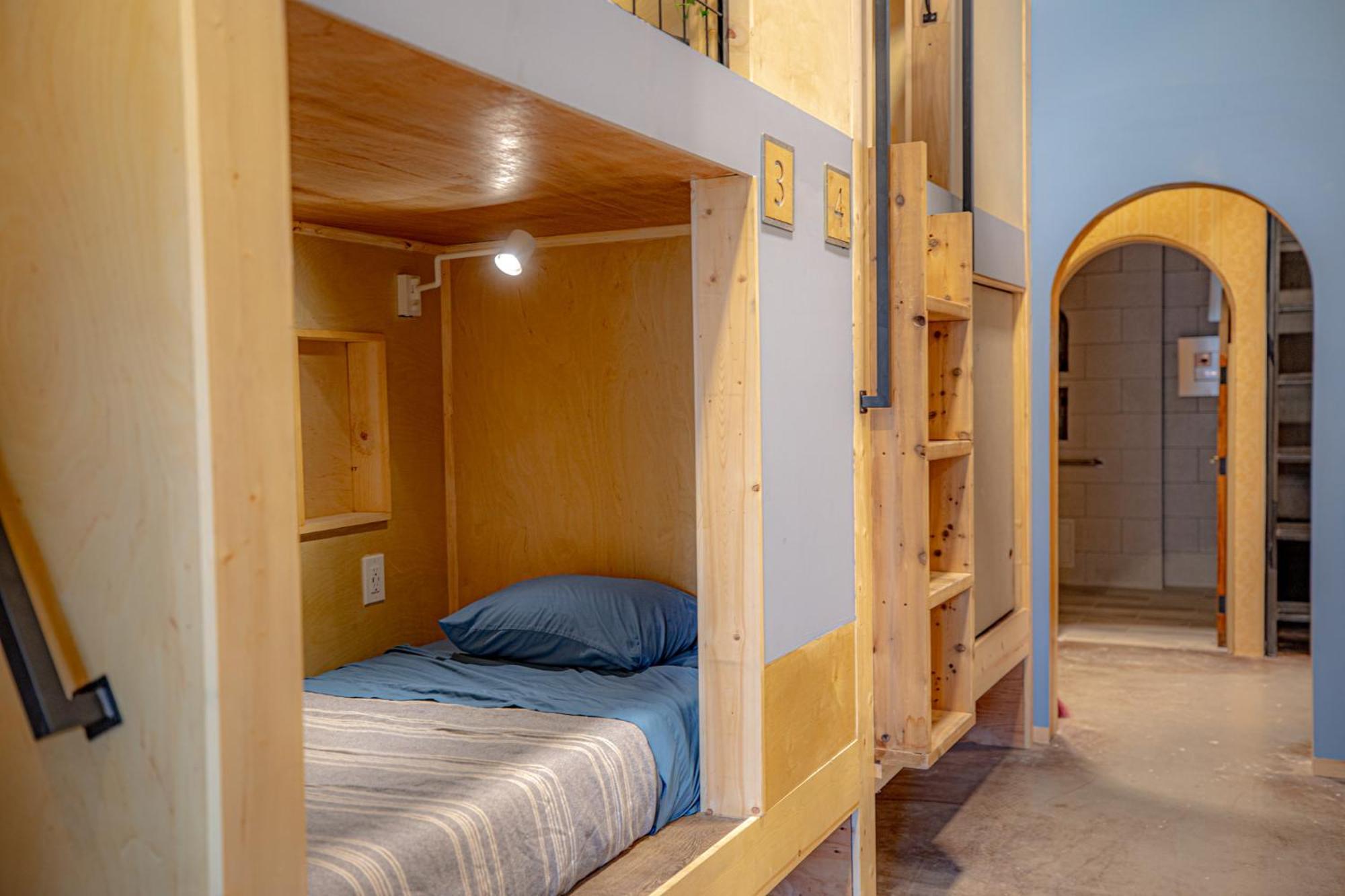 Social Stays - Santa Barbara'S First Hostel On State Street ภายนอก รูปภาพ