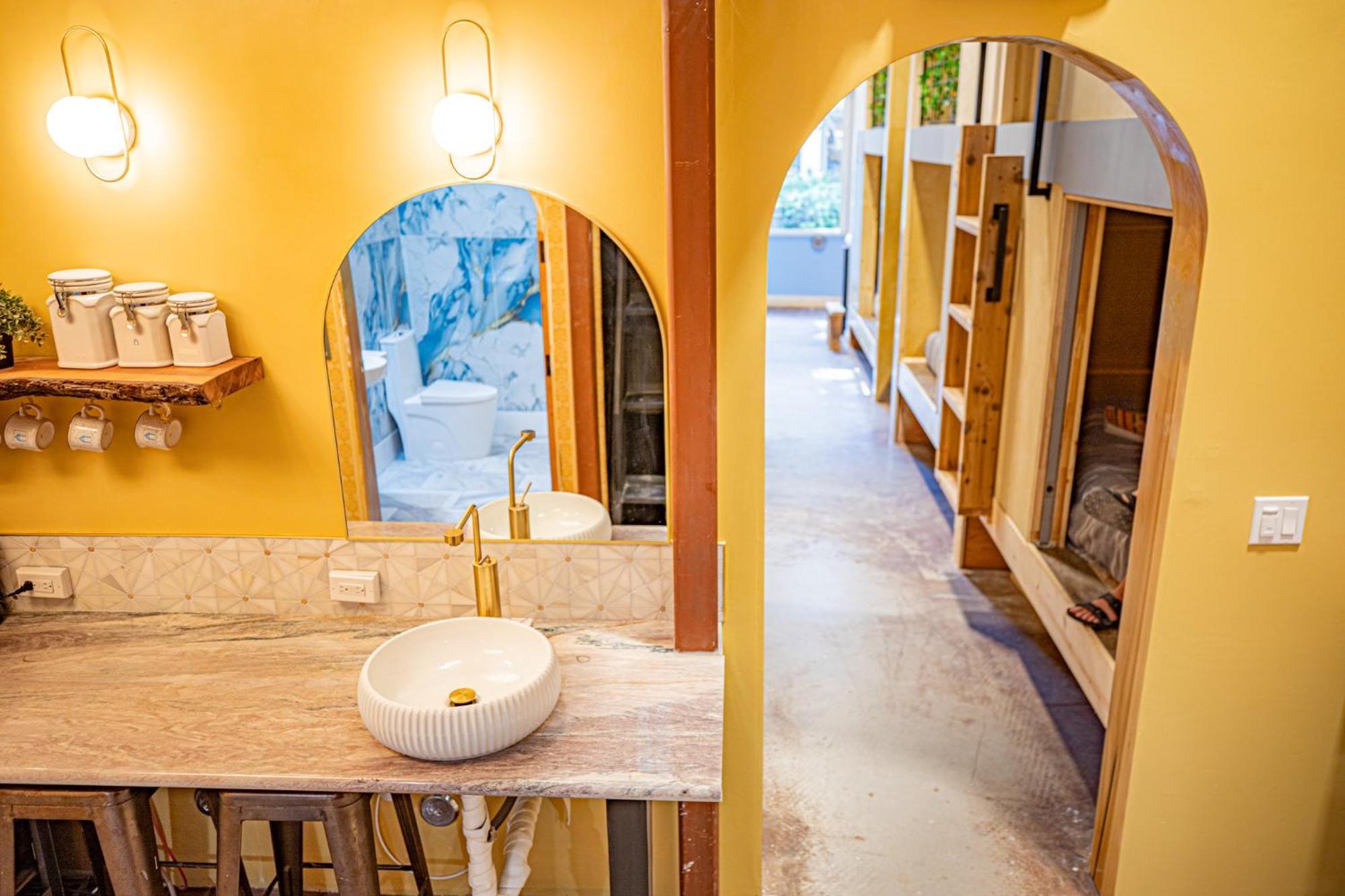 Social Stays - Santa Barbara'S First Hostel On State Street ภายนอก รูปภาพ