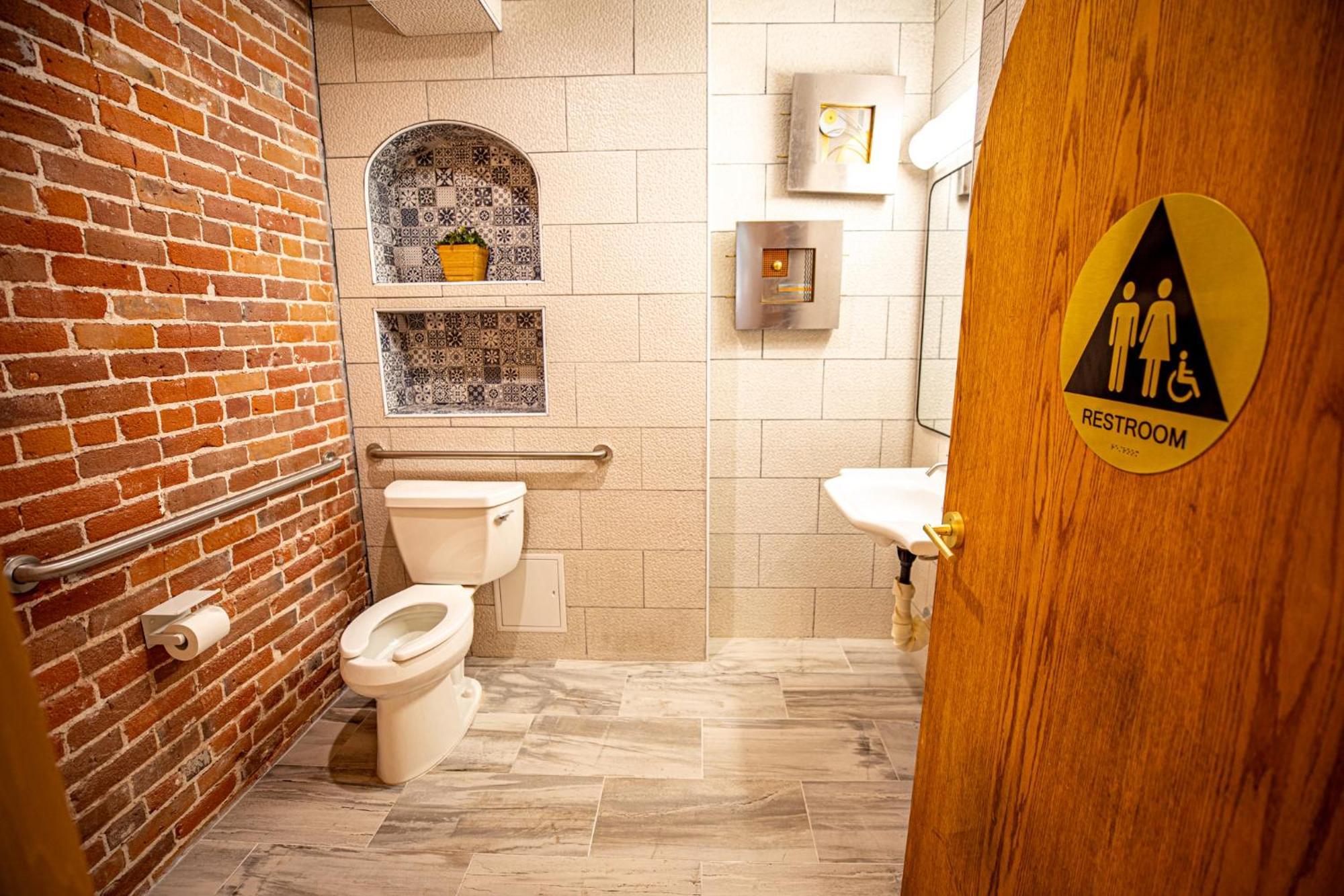Social Stays - Santa Barbara'S First Hostel On State Street ภายนอก รูปภาพ