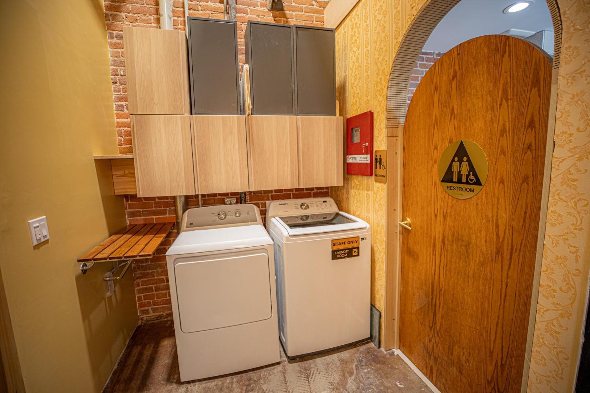 Social Stays - Santa Barbara'S First Hostel On State Street ภายนอก รูปภาพ